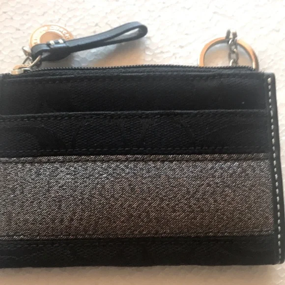 Coach Black and Silver card holder keychain - Picture 4 of 10